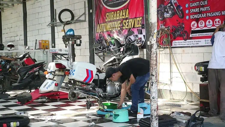 Suasana Sas Bengkel Surabaya