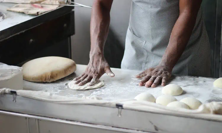 Contoh Perencanaan Produksi Massal Makanan