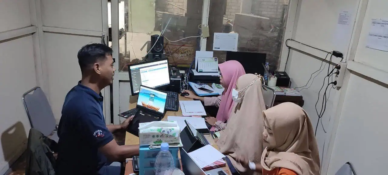 Partner Sc Magelang Pak Nurrohmat Bersama Customer Bee